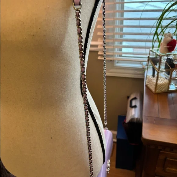 Gorgeous~Tory Burch Patent Chain Wallet W/Wristlet In Lavender NEW No Tags!💜 - Picture 4 of 13